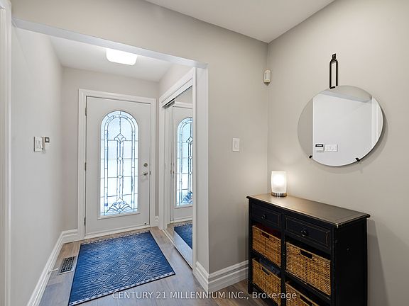 2nd image of 4 Marchmount Cres