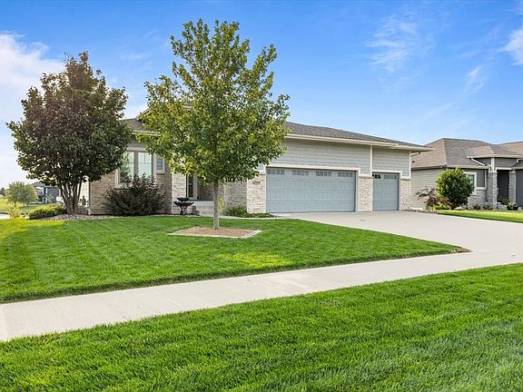 4th image of 2908 NW Sharmin Dr