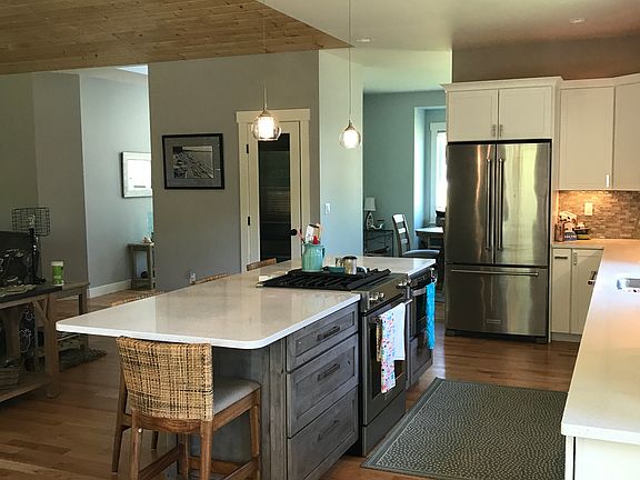 3rd image of 6980 Birch Bay Dr