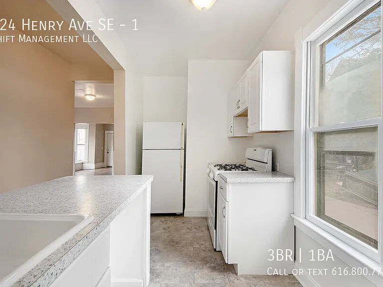 424 Henry Ave SE #1 — Photo 6