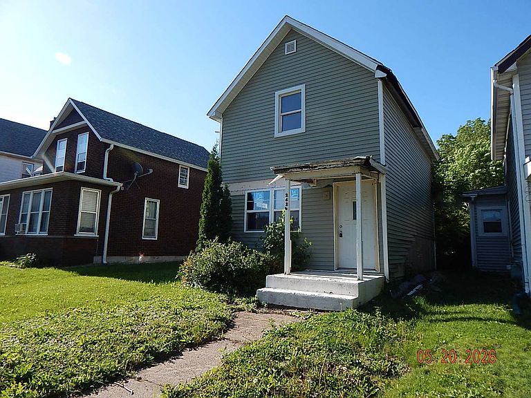Listing photo 2