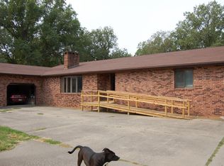 8690 Lincoln Rd, Benton, IL 62812