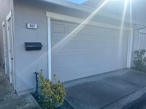 802 Spruance Ln Photo 1