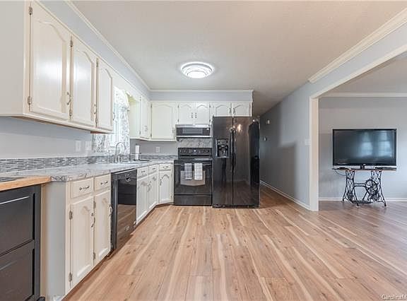 5th image of 505 Wesley Dr