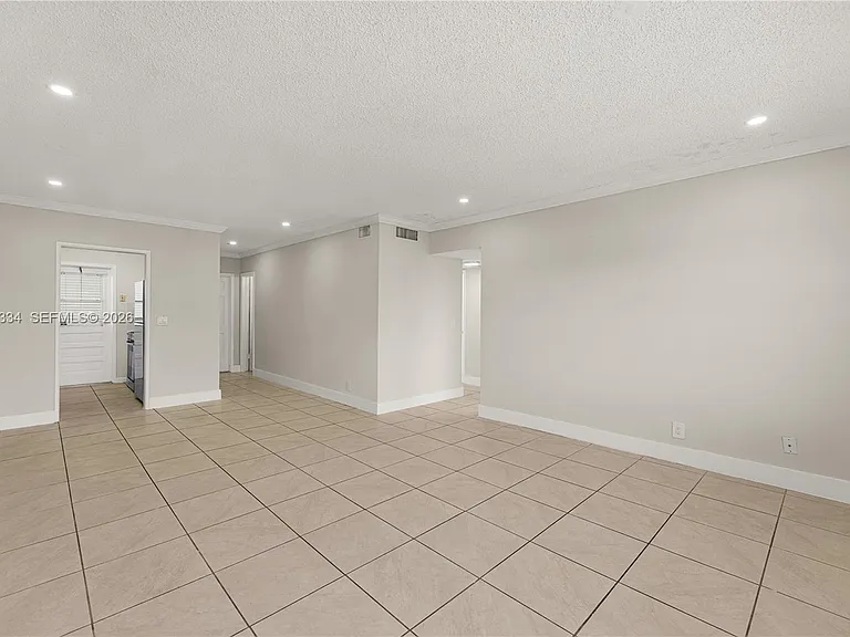 5420 Hollywood Blvd #203 — Photo 5