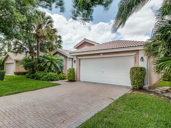 3rd image of 7545 Sagunto St