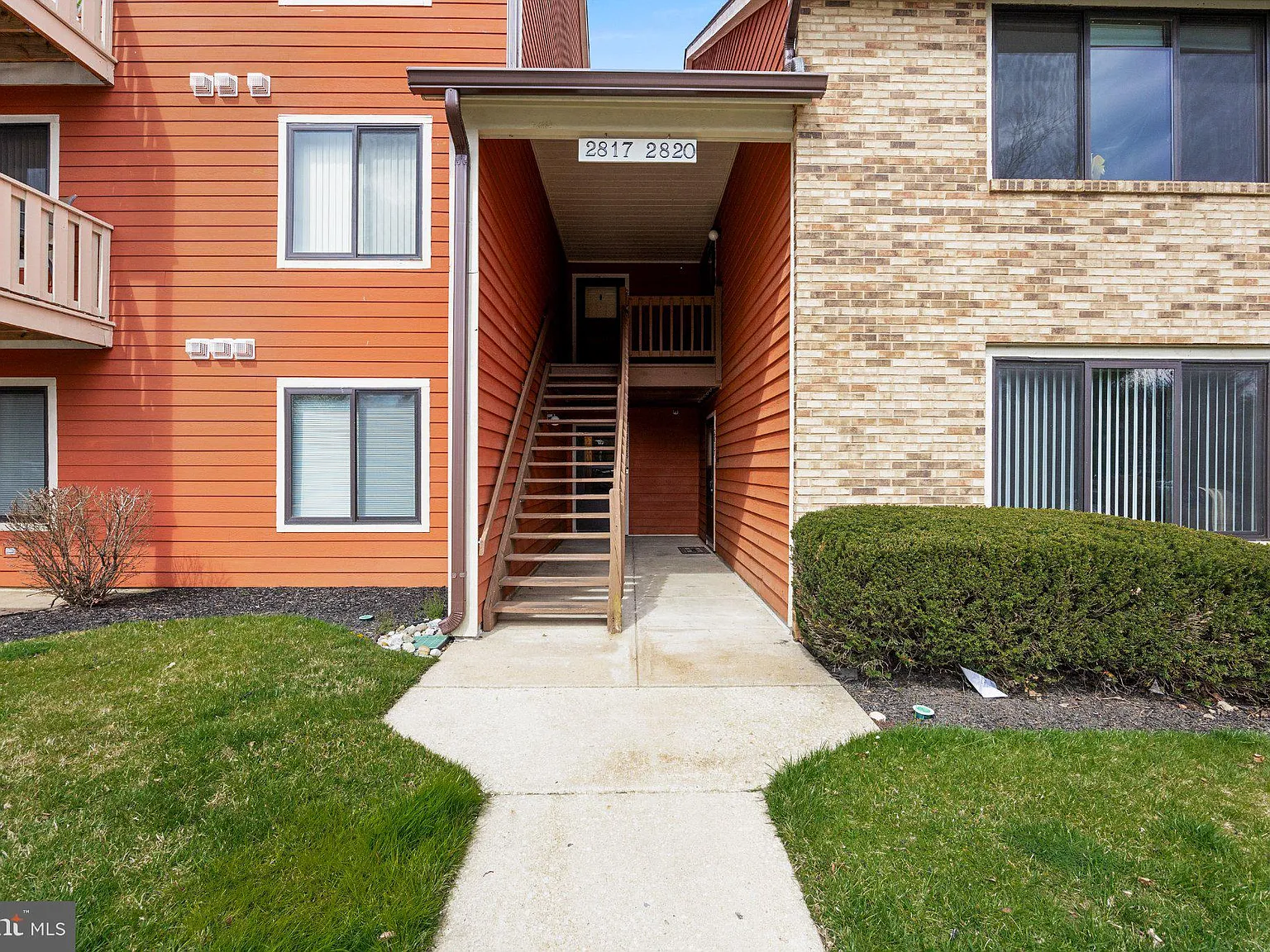 2 bed, 2.0 bath, 1182 sqft, $2,450 — Photo 3