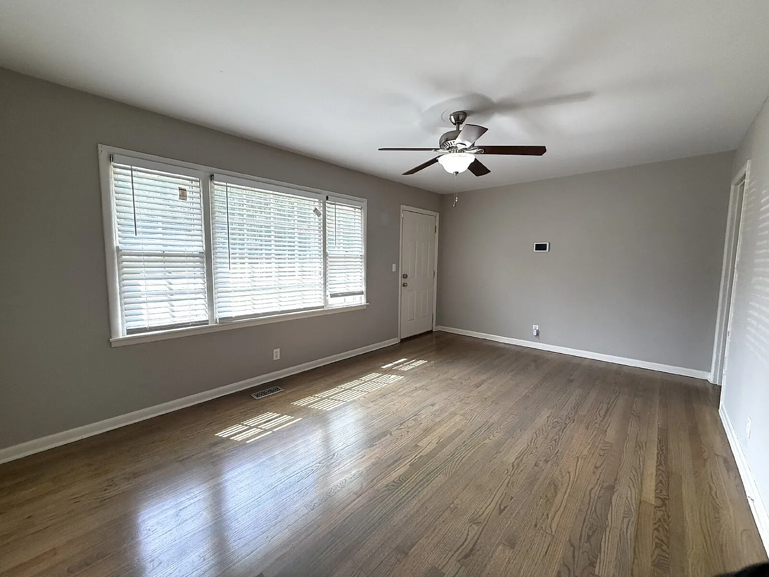 3 bed, 1.0 bath, 1509 sqft, $1,250 — Photo 4