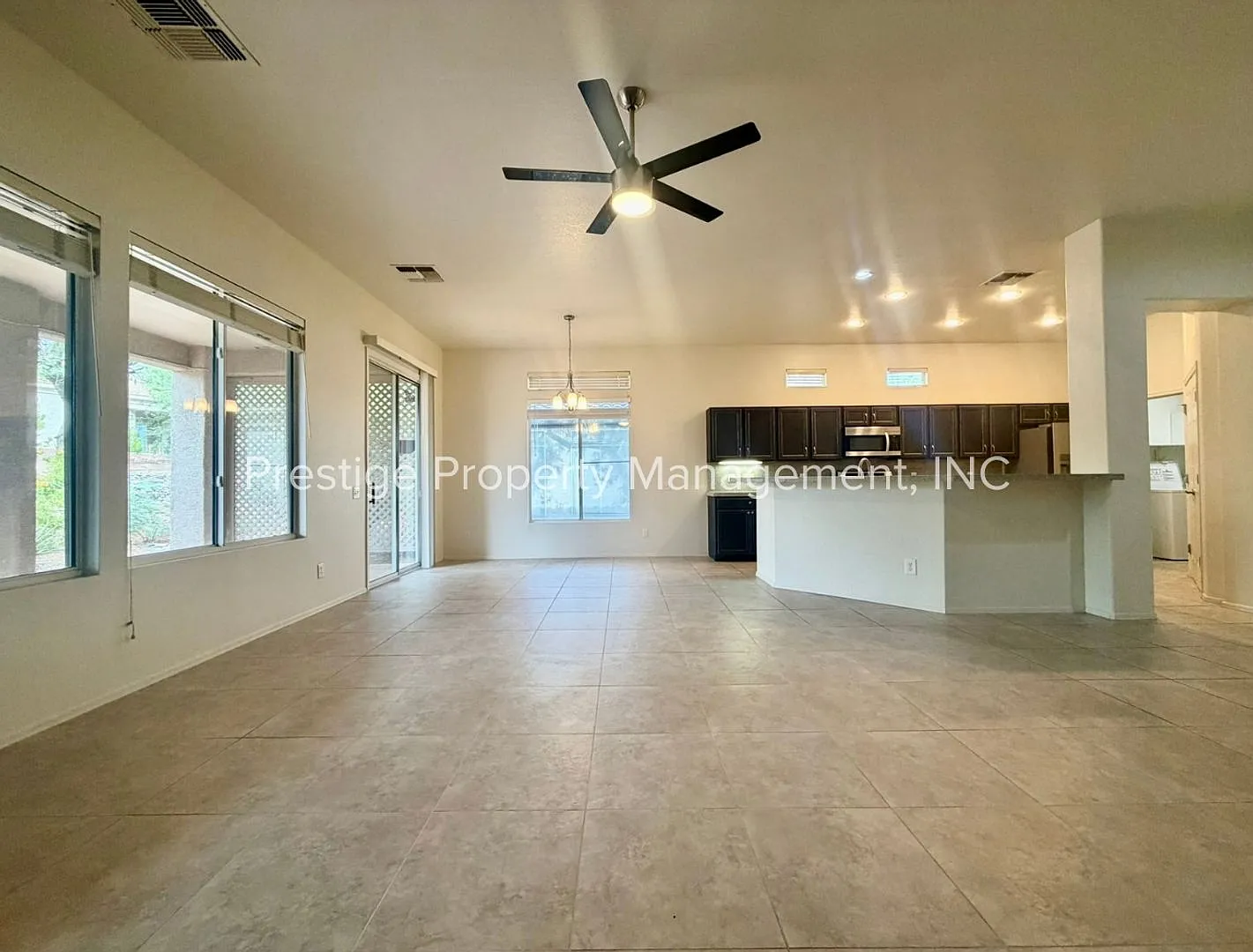 Gorgeous 55+ community home located in Heritage Highlands at Dove Mountain — Photo 4