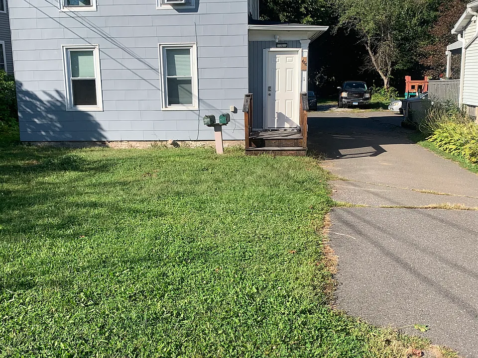 466 Broad St #1
