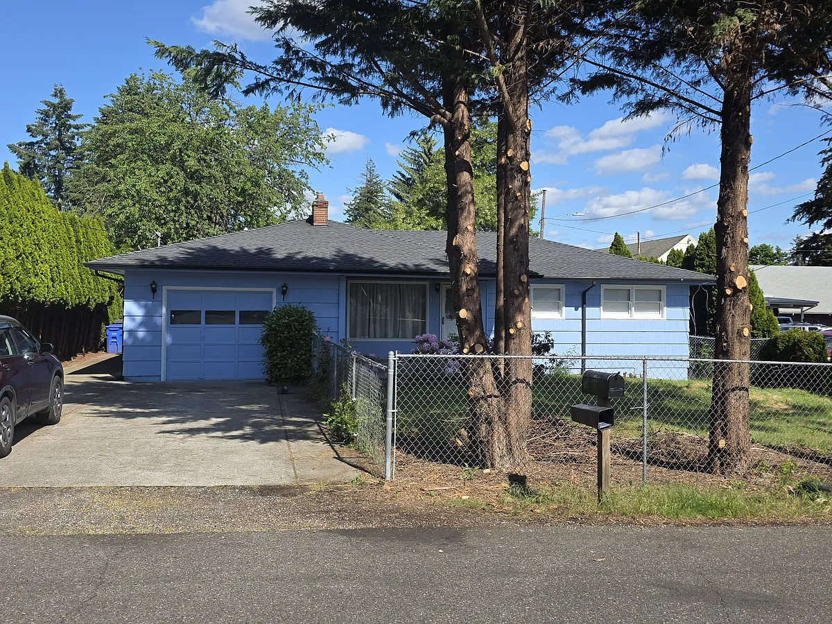 Building Photo - 108 NE 143rd Ave