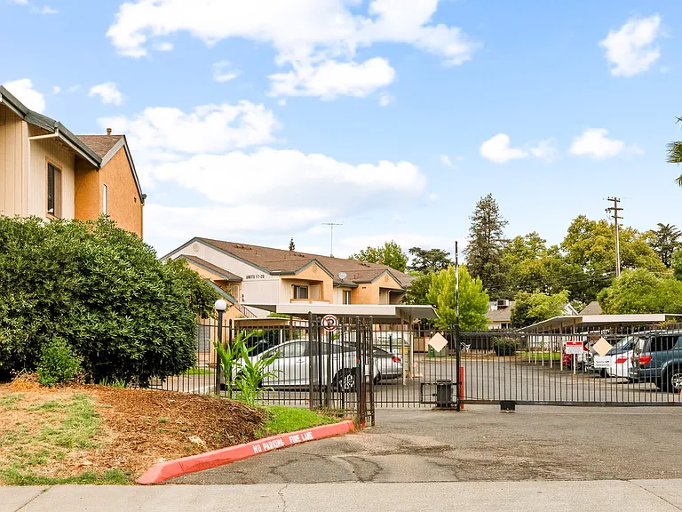 Fawn Terrace — Photo 14