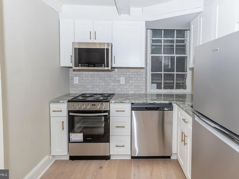 901 Clinton St #3 — Photo 9