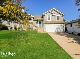 17614 W 111th Ter, Olathe, KS 66061