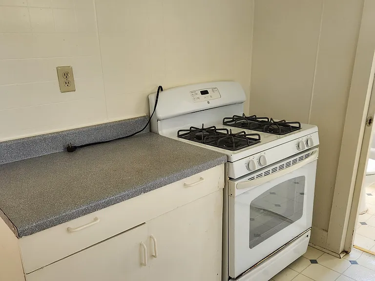 503 1/2 N 4th St #1/2 — Photo 8