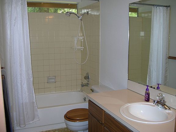 Main bathroom