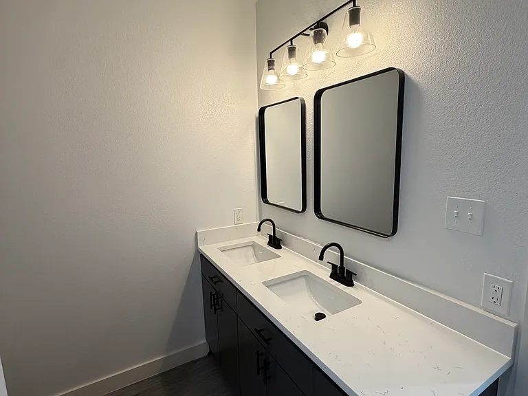214 S Avenue I #214 — Photo 9