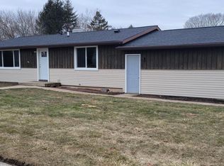 1536 Iris Dr, Manitowoc, WI 54220