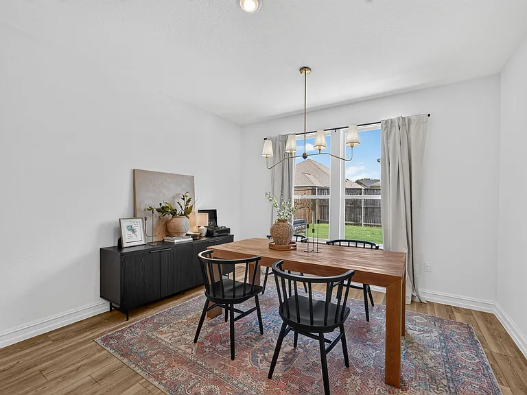 1109 Nathan Ln — Photo 5