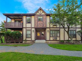 373 Sierra Vista Ln, Valley Cottage, NY 10989
