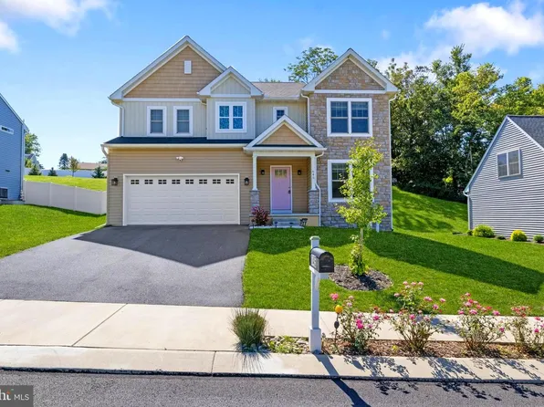 645 N Pier Dr, Lancaster, PA 17603