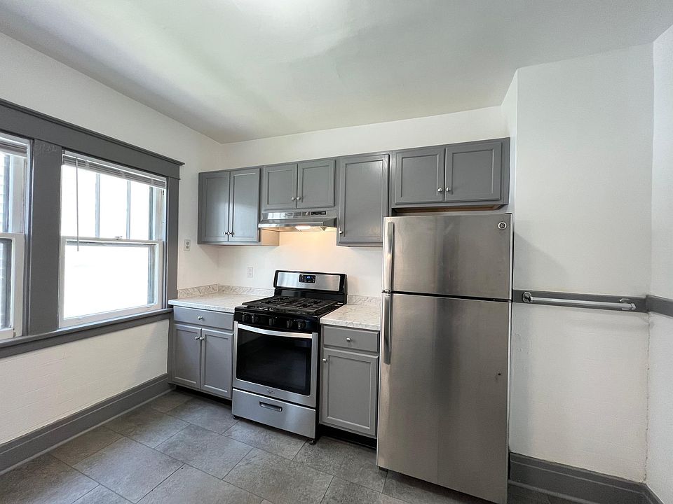 1st image of 31 Elmview Pl #1
