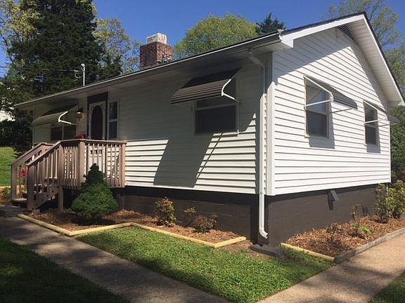 Beautiful corner setting with level backyard. All manicured 