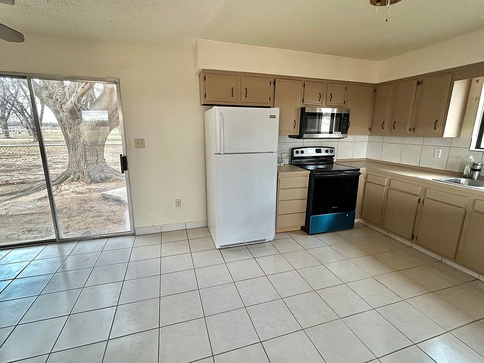 2nd image of 2904 W Union Ave