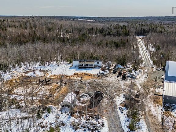 3rd image of 1554 Pleasant Valley Rd