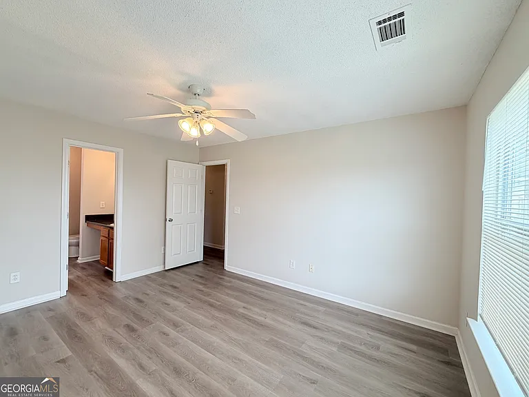1007 Rolling Meadows Rd — Photo 9