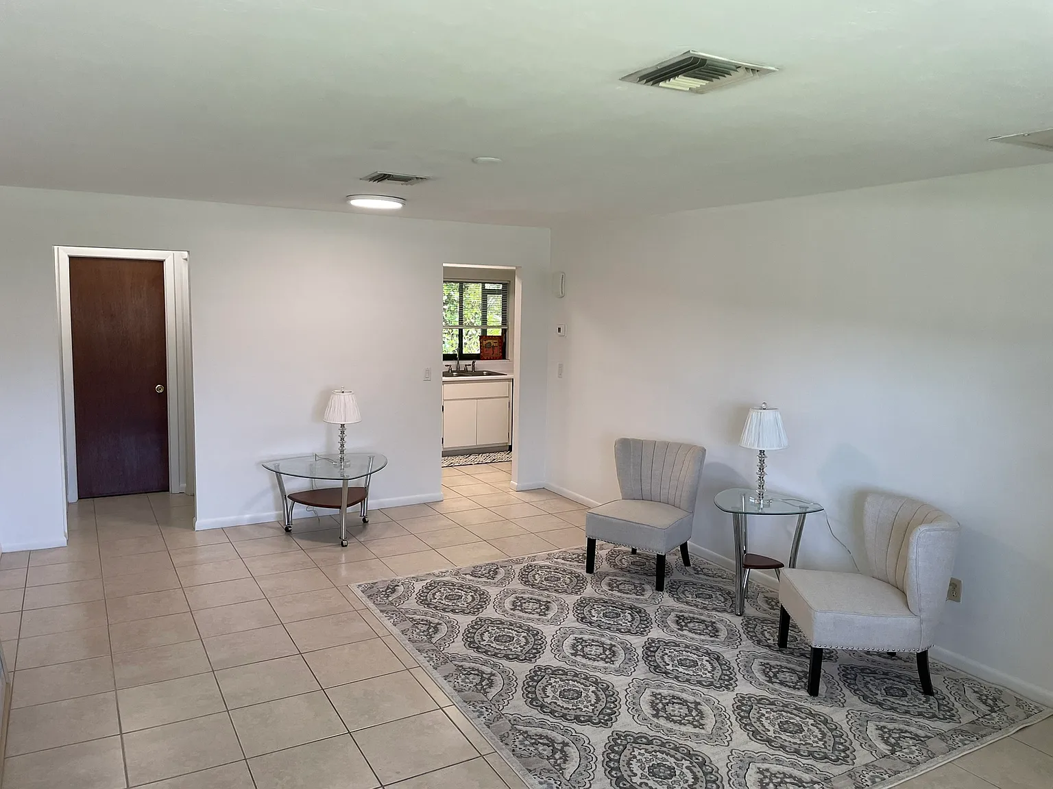10022 8th St N — Photo 3