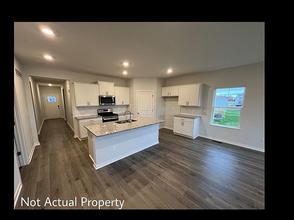 5th image of 135 Natalie Ln