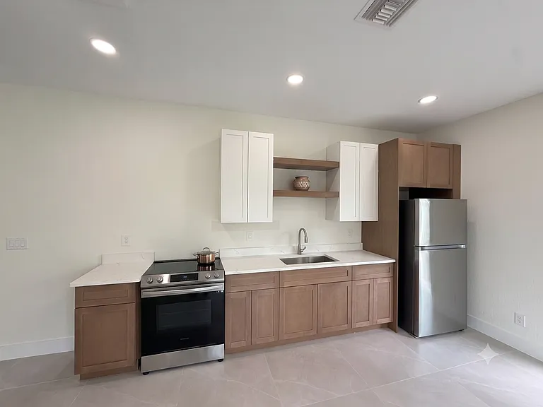 1018 Anaconda Ave S #A — Photo 5