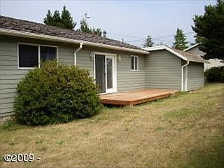 1st image of 1649 SE Oar Dr