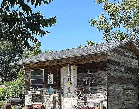 3rd image of 909 Flag St