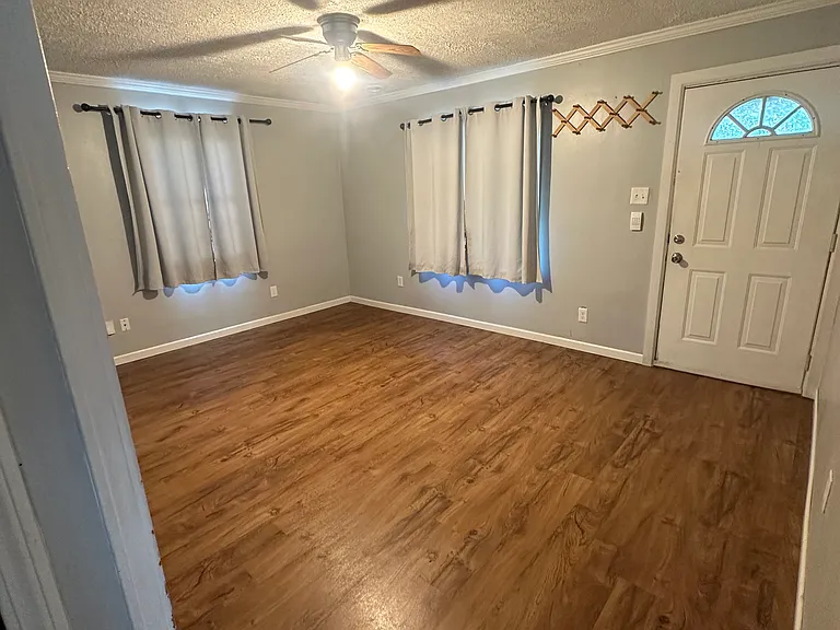 1309 Springland Ave — Photo 6