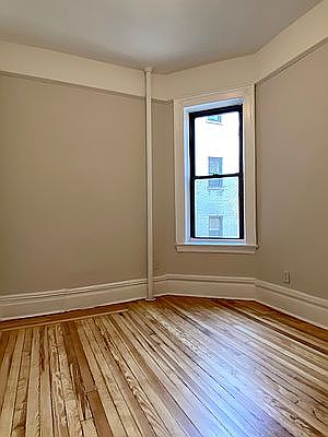 5th image of 189 Claremont Ave APT 64
