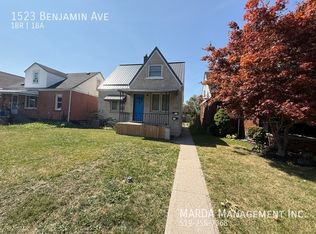 1523 Benjamin Ave, Windsor, ON N8X 4N3