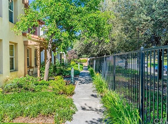 4th image of 25985 Newport Ave