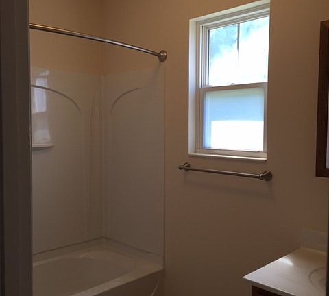 2nd Floor Full Bath