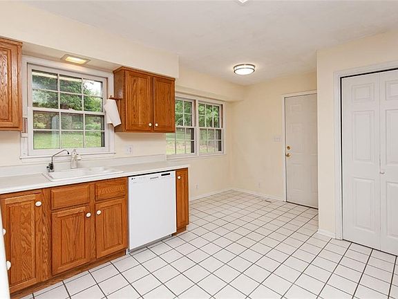 4th image of 5370 NW 78th Ct