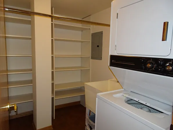 4560 W 93rd St APT 2D, Oak Lawn, IL 60453