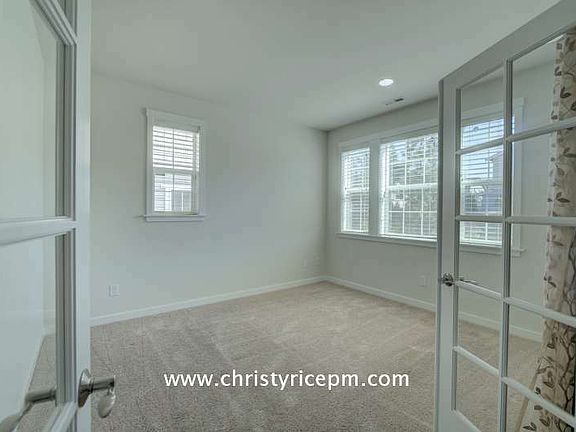 2nd image of 17072 NE 123rd St