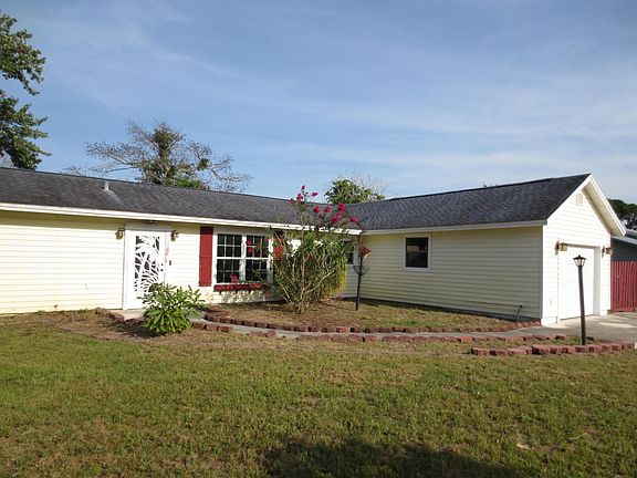 3rd image of 782 NW Selvitz Road