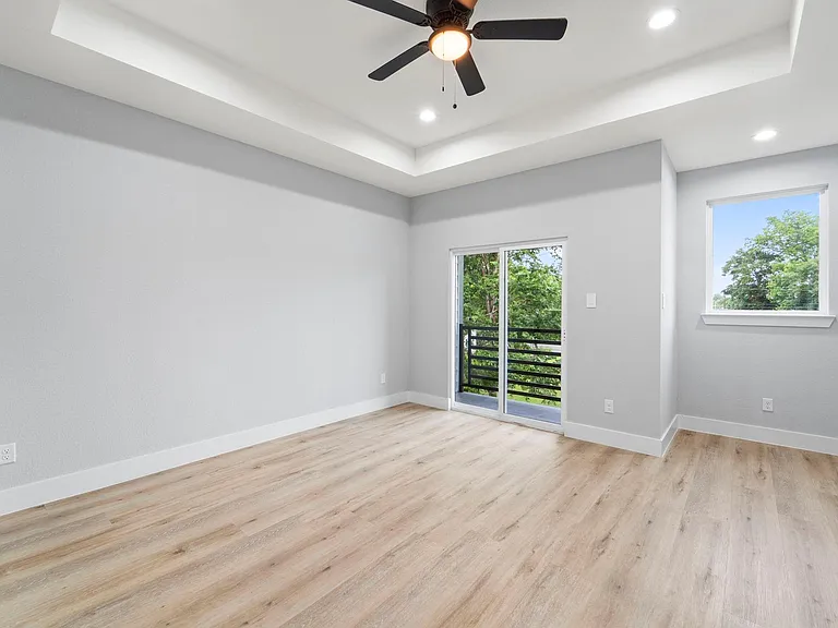 6631 Foster St — Photo 9