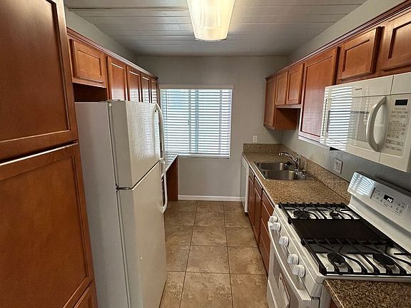 5th image of 120-126 Date Ave #124