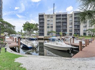 20 Royal Palm Way #2060, Boca Raton, FL 33432
