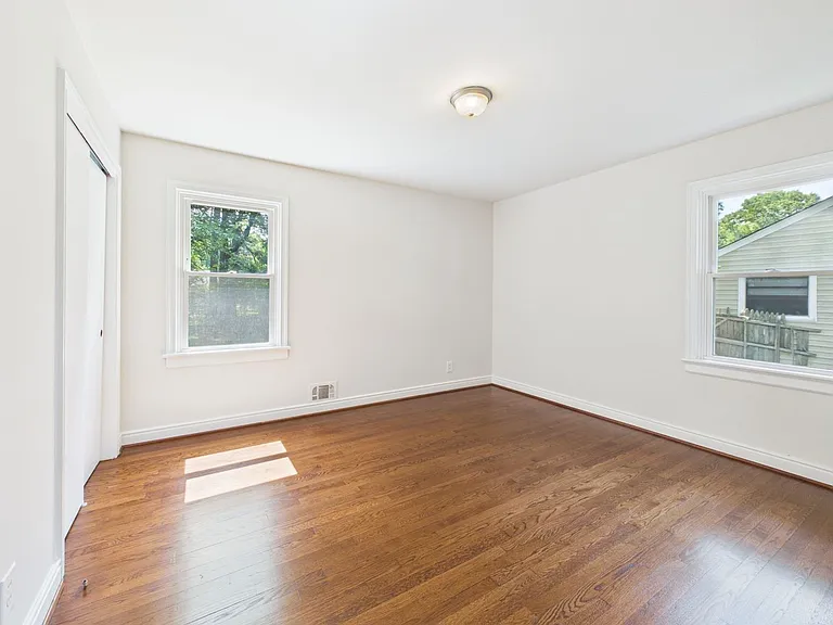 955 Barlen Dr — Photo 14