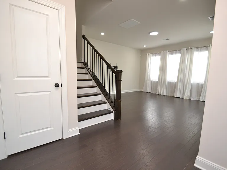 820 Grafton Peak Ln — Photo 2