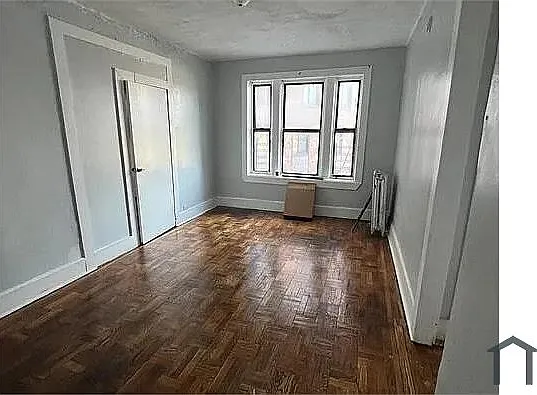 1010 E Tremont Ave — Photo 1